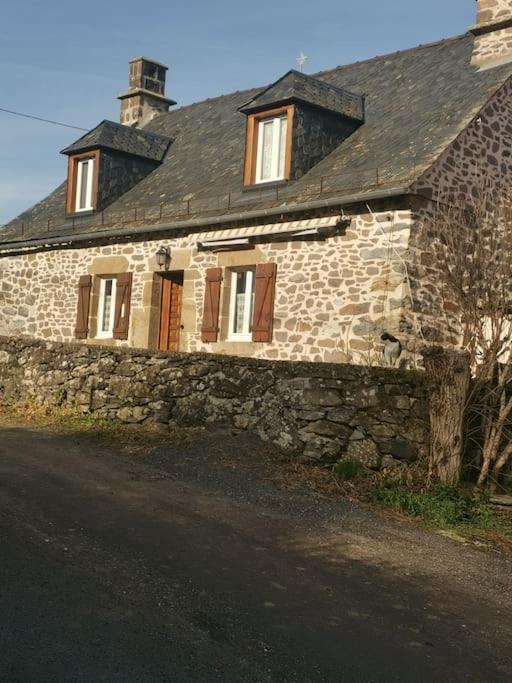 Maison Chez La Malie Le Monteil  Buitenkant foto